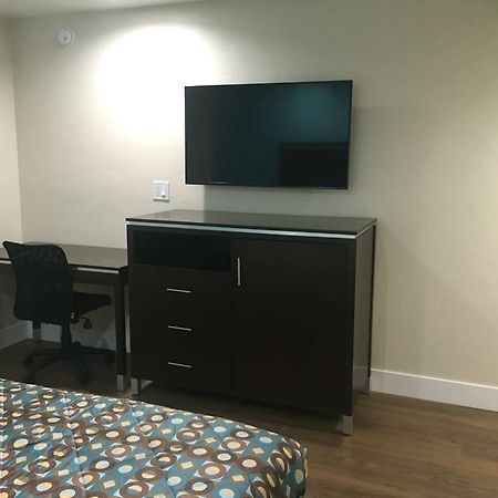 Vagabond Inn Executive - Bakersfield Downtowner Oda fotoğraf
